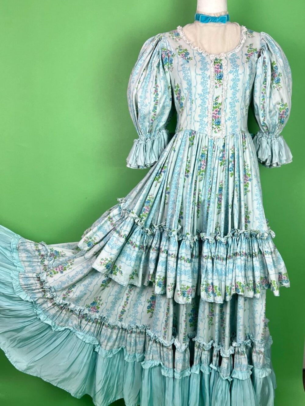 Vintage 70s Blue Floral Colonial Dress Full Tiered Skirt Size Small